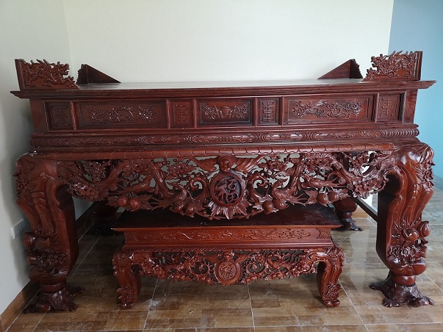 Sập thờ chạm mai điểu mang đến may mắn, tài lộc, sức khỏe cho gia chủ Sập thờ chạm mai điểu mang đến may mắn, tài lộc, sức khỏe cho gia chủ