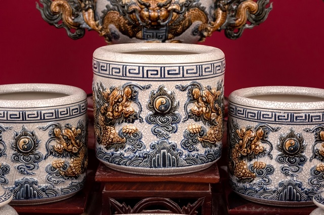 Cách bài trí bát hương trên bàn thờ đúng chuẩn Cách bài trí bát hương trên bàn thờ đúng chuẩn