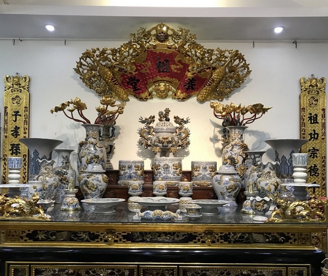 Bàn thờ gia tiên có mấy bát hương, Bàn thờ gia tiên có mấy bát hương là hợp với phong thủy, bạn có biết?