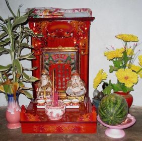 Không có bàn thờ thần tài thì cúng ở đâu?