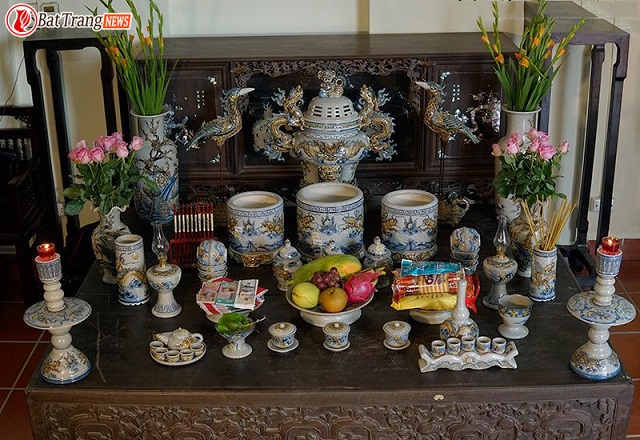 Bàn thờ gia tiên có mấy bát hương, Bàn thờ gia tiên có mấy bát hương là hợp với phong thủy, bạn có biết?