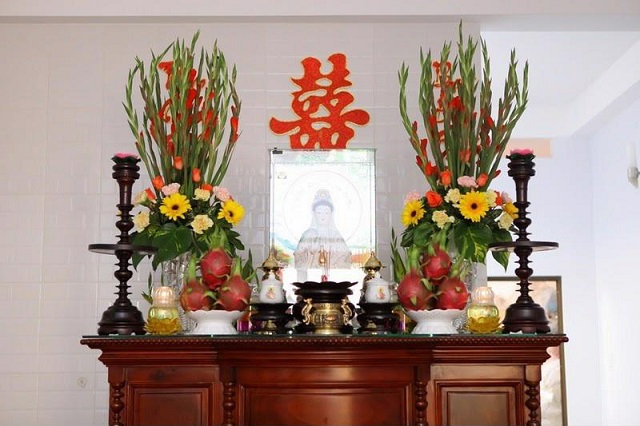 mẫu cắm hoa bàn thờ Phật