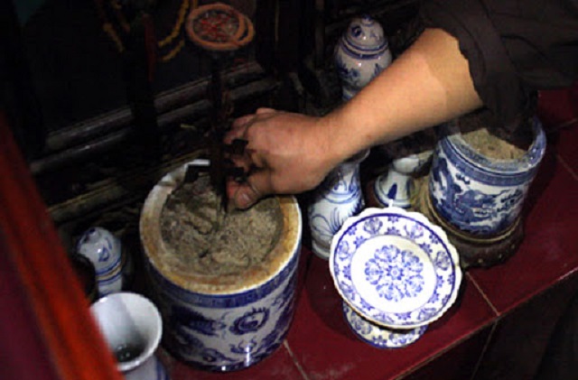Lưu ý khi bốc bát hương Lưu ý khi bốc bát hương