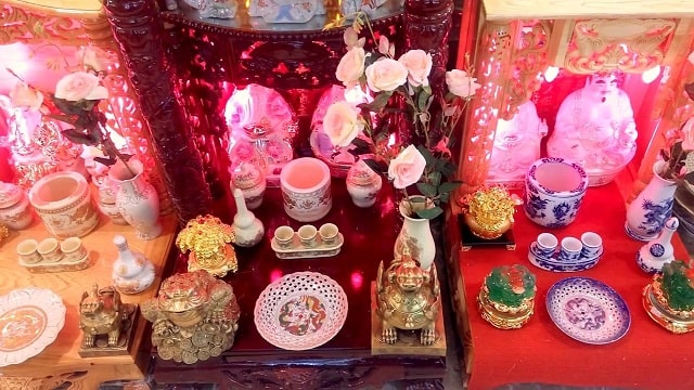 Lưu ý khi để bàn thờ ông địa cho cửa hàng cách để bàn thờ ông địa, Chia sẻ cách để bàn thờ ông địa cho cửa hàng đón tài lộc