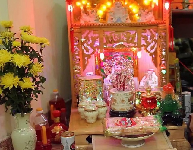 Dùng bàn thờ thần tài cũ được không Dùng bàn thờ thần tài cũ được không
