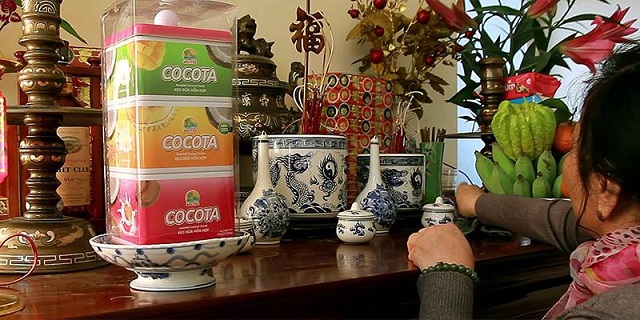Hướng dẫn bạn cách lau bàn thờ đúng chuẩn nhất có nên lau chùi bàn thờ thường xuyên, Gia chủ có nên lau chùi bàn thờ thường xuyên để tăng phước báu hay không?